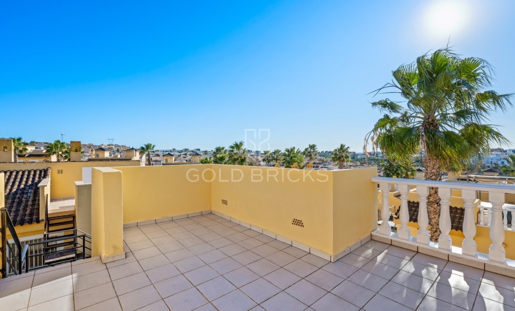 Resale · Doppelhaushälfte · Benimar