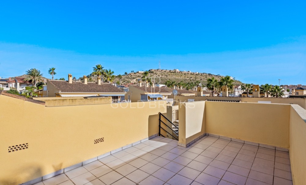 Resale · Doppelhaushälfte · Benimar