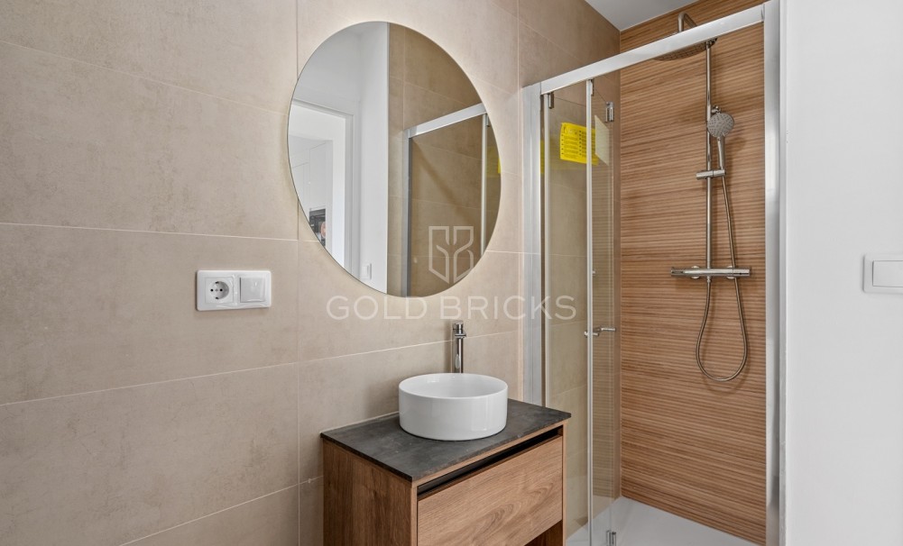 Resale · Doppelhaushälfte · Benimar