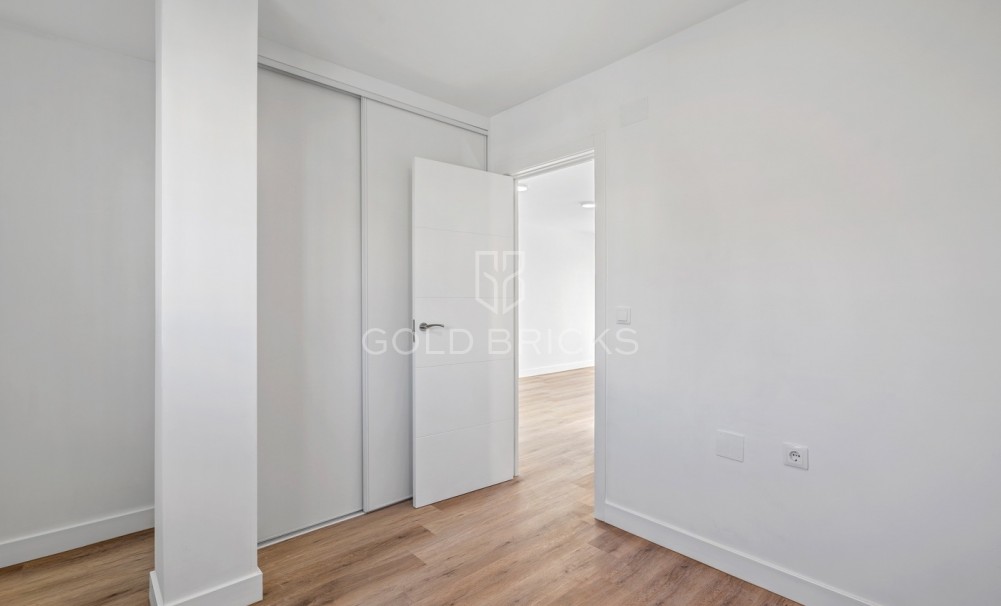 Resale · Doppelhaushälfte · Benimar