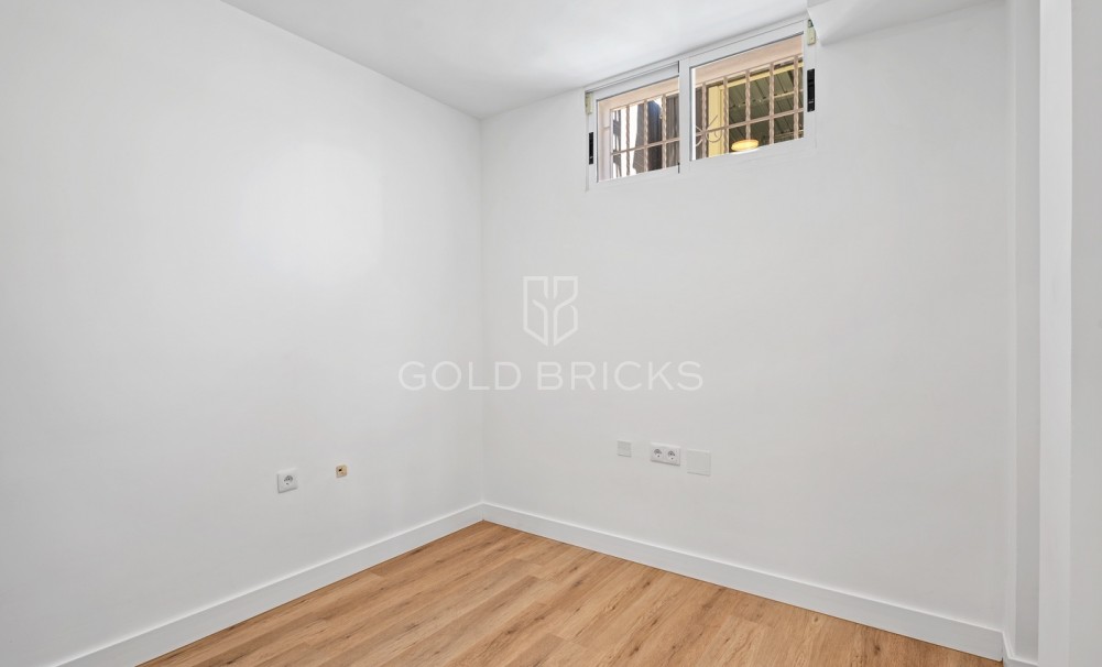 Resale · Doppelhaushälfte · Benimar