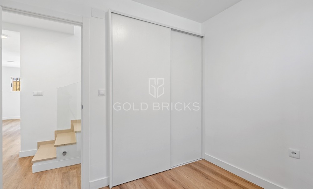 Resale · Doppelhaushälfte · Benimar