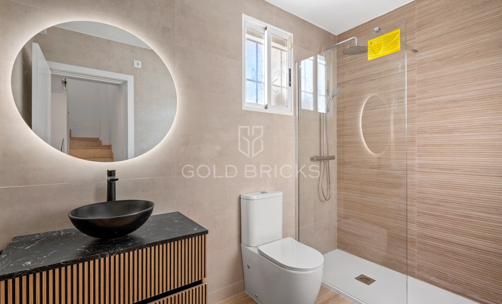 Resale · Doppelhaushälfte · Benimar