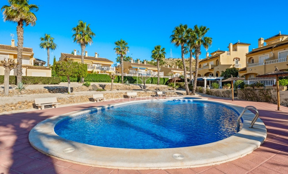 Resale · Doppelhaushälfte · Benimar