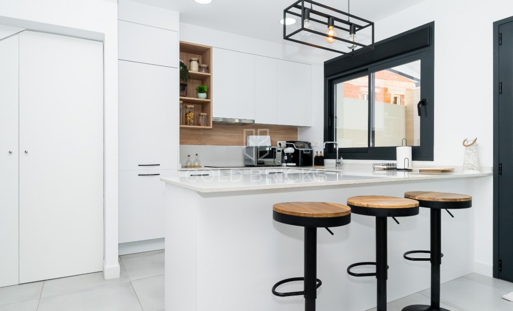 Resale · Villa · Los Montesinos