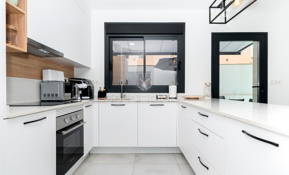 Resale · Villa · Los Montesinos