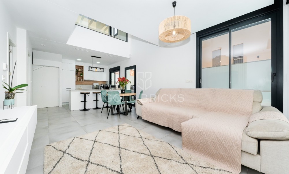 Resale · Villa · Los Montesinos