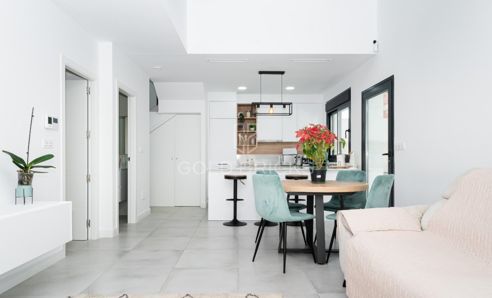 Resale · Villa · Los Montesinos