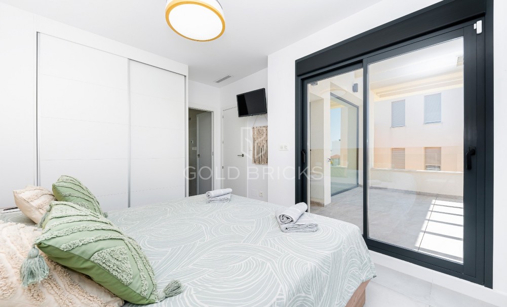 Resale · Villa · Los Montesinos