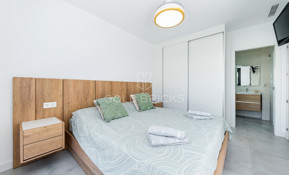 Resale · Villa · Los Montesinos