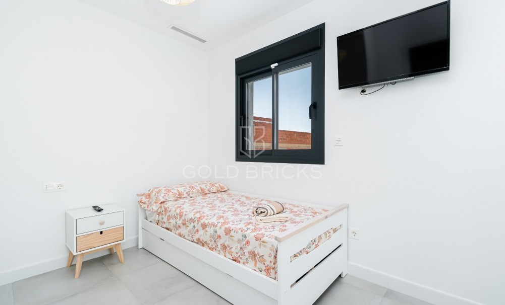 Resale · Villa · Los Montesinos