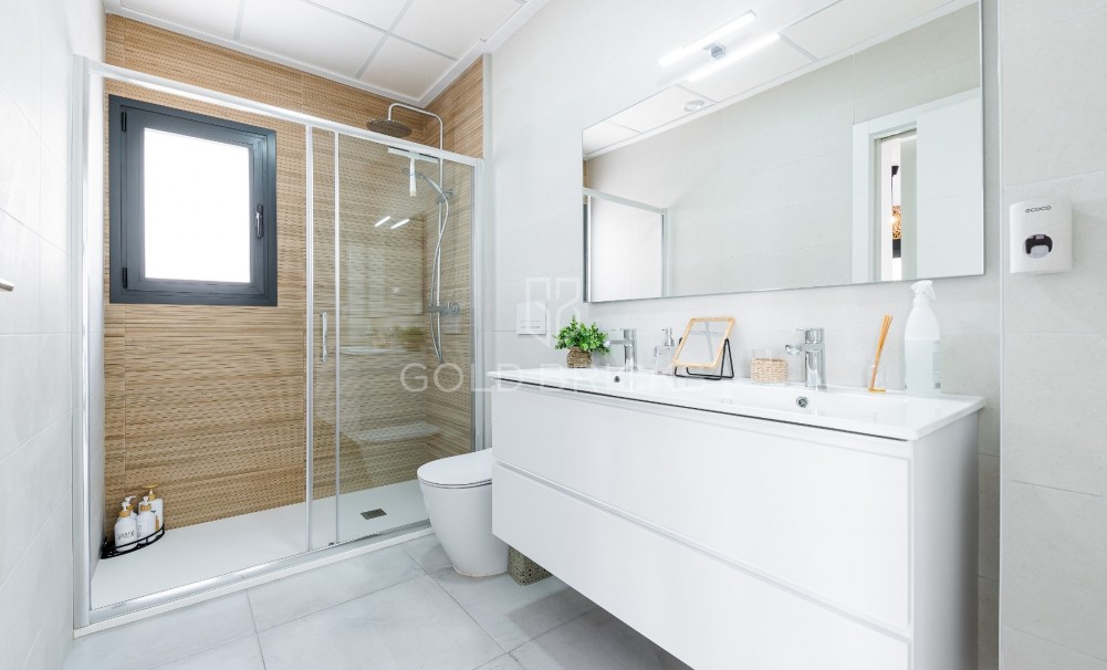 Resale · Villa · Los Montesinos