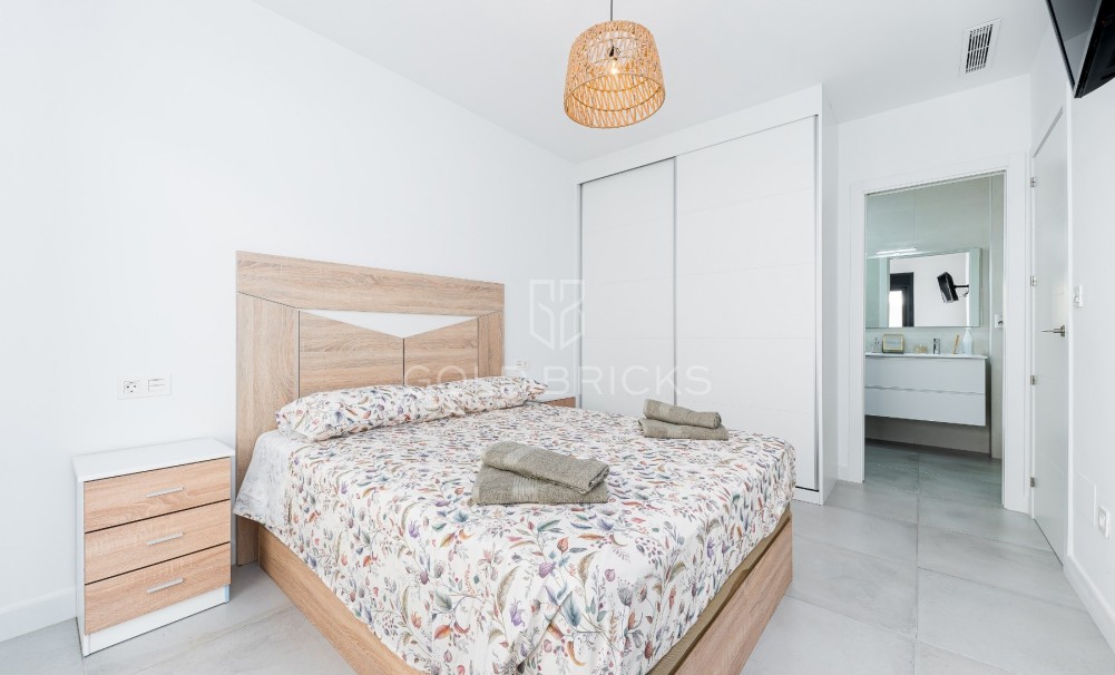 Resale · Villa · Los Montesinos