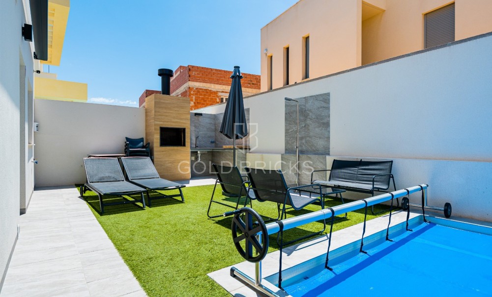 Resale · Villa · Los Montesinos