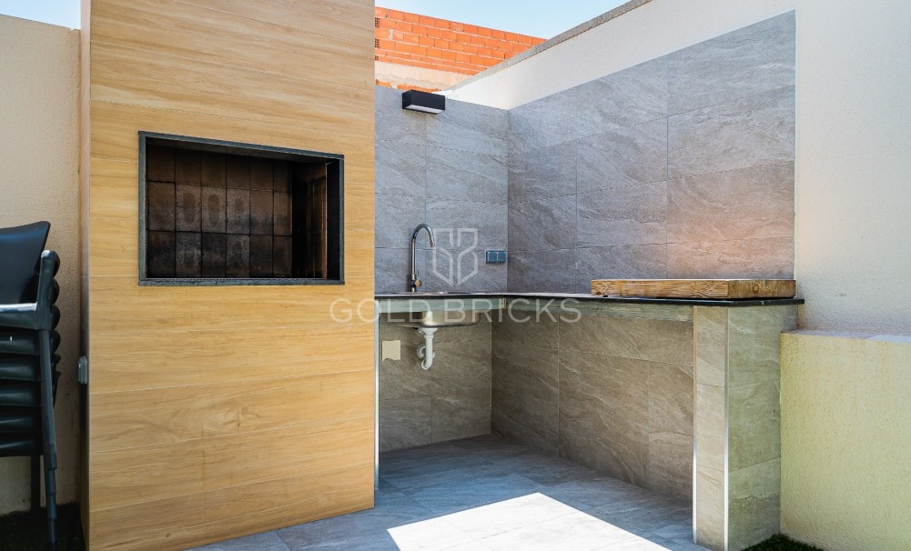 Resale · Villa · Los Montesinos