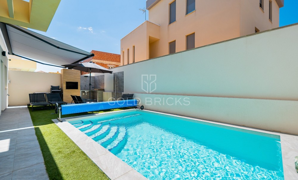 Resale · Villa · Los Montesinos