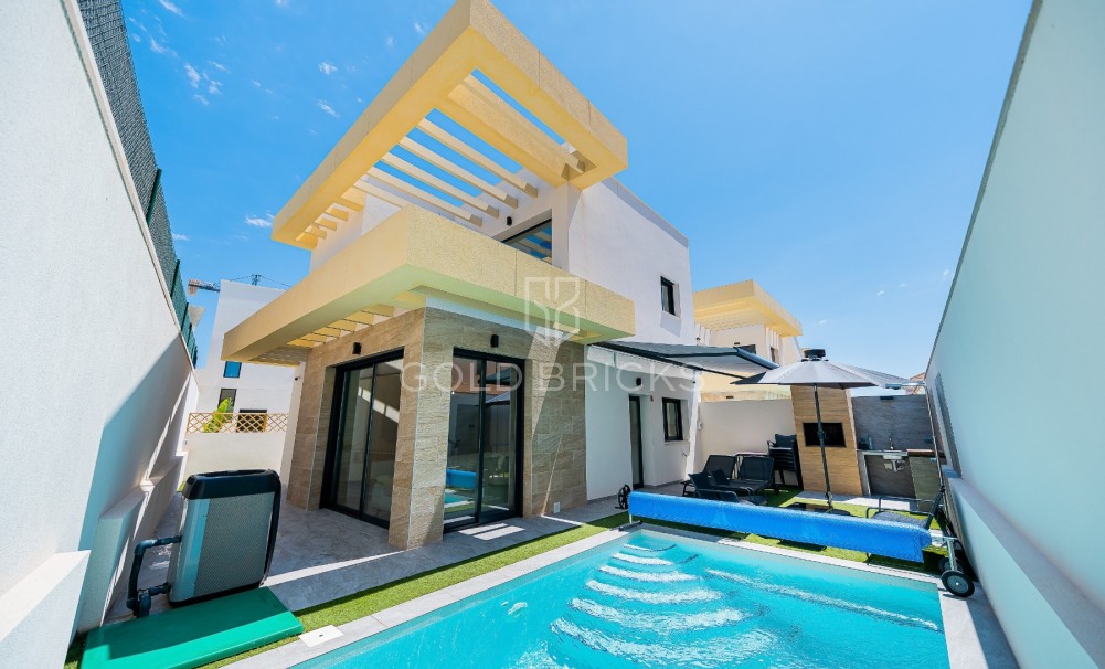 Resale · Villa · Los Montesinos