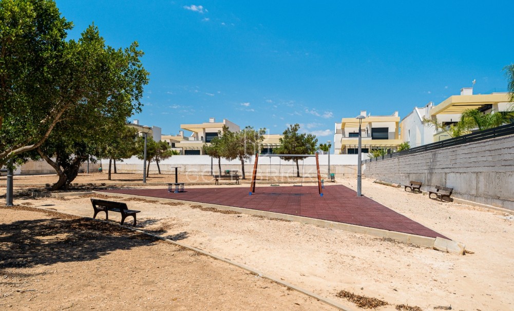 Resale · Villa · Los Montesinos