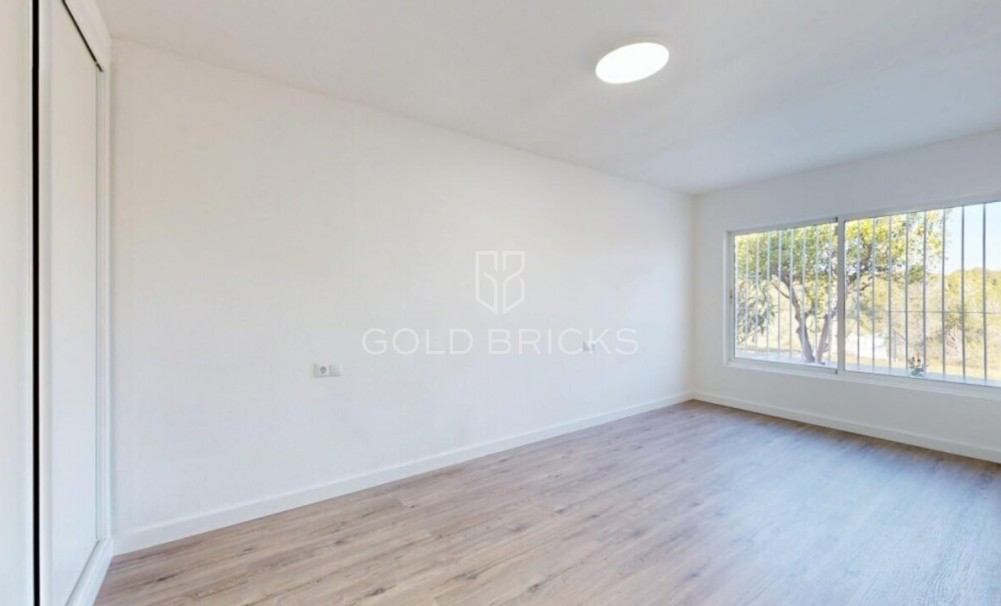 Resale · Apartment · Villamartin, Orihuela Costa