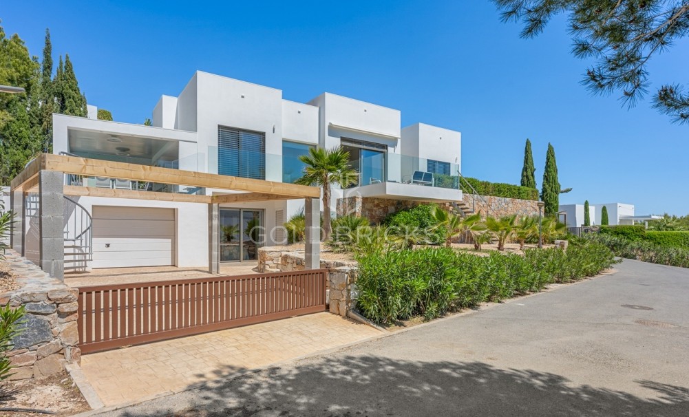 Sale · Detached Villa · Las Colinas Golf Resort