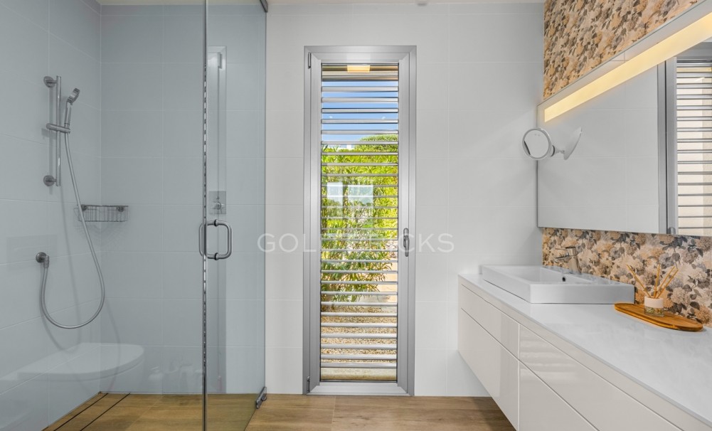 Sale · Detached Villa · Las Colinas Golf Resort