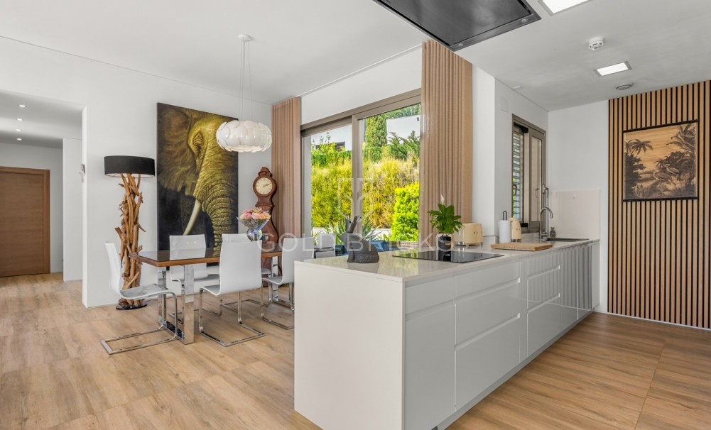 Sale · Detached Villa · Las Colinas Golf Resort