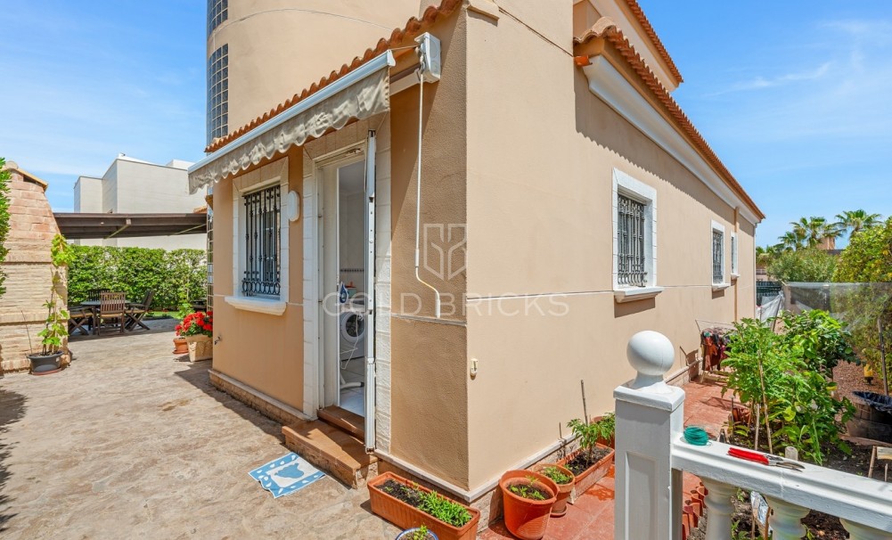 Sale · Villa · Torrevieja · La Mata