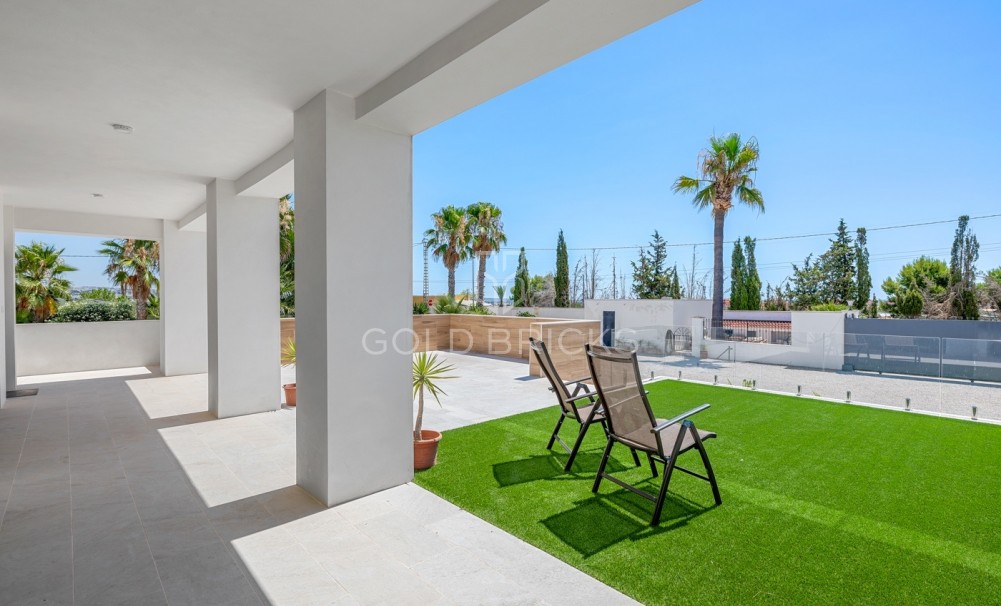 Sale · Country estate · Los Montesinos · La herrada