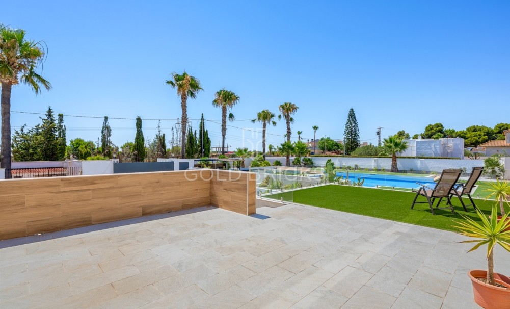 Sale · Country estate · Los Montesinos · La herrada
