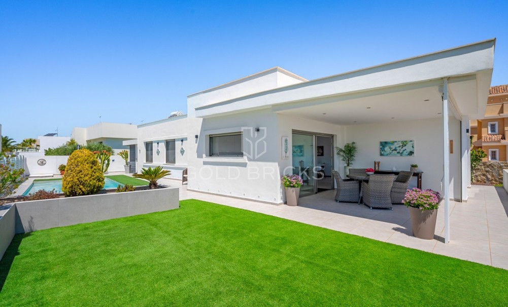 Sale · Villa · La marina · La Marina