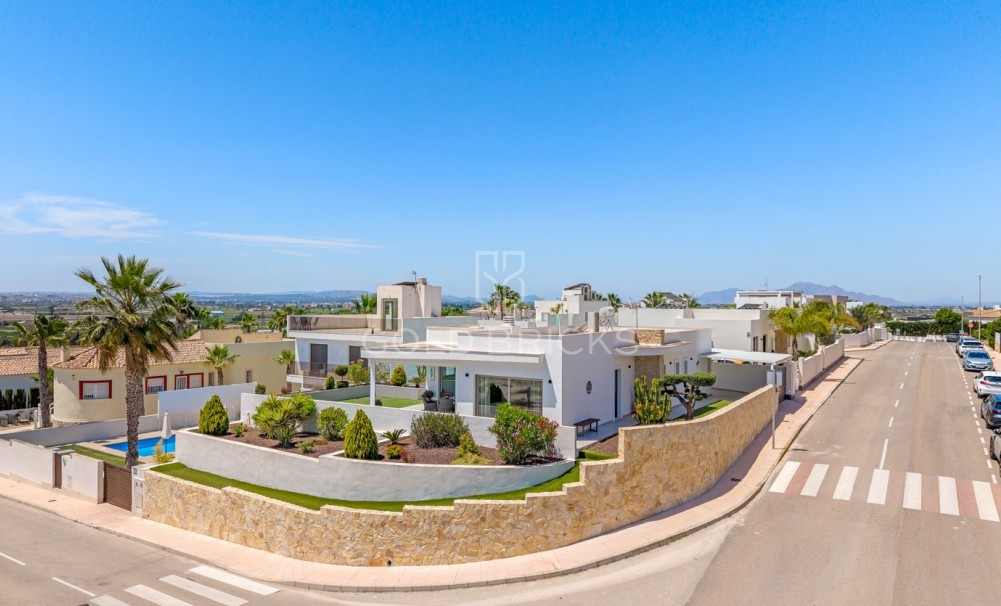 Sale · Villa · La marina · La Marina
