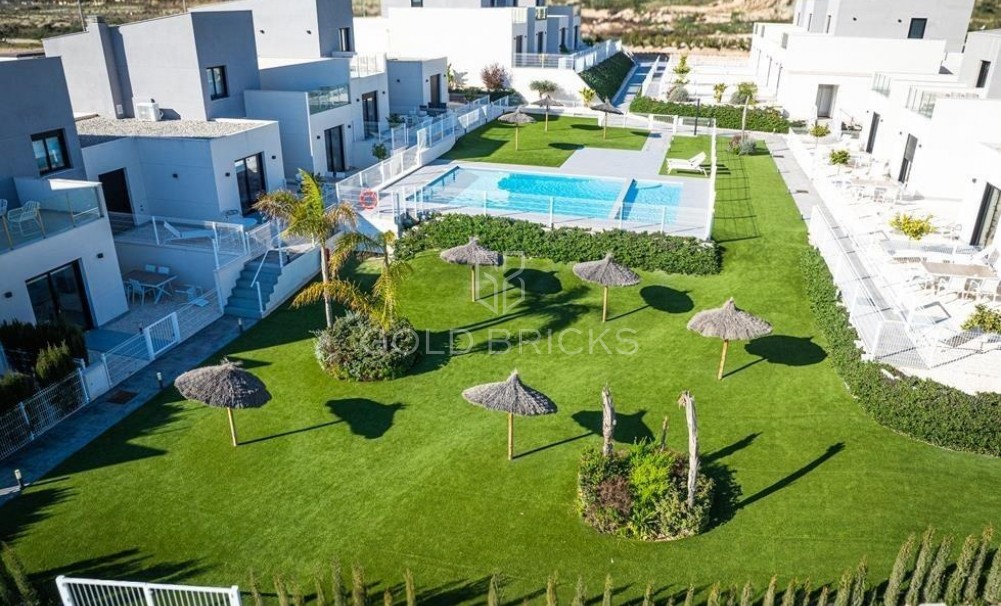 Nowa konstrukcja · Dom Miejski · BAÑOS Y MENDIGO · Altaona Golf