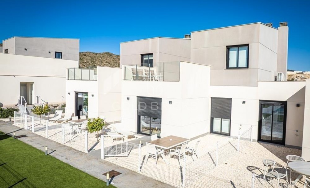 Nowa konstrukcja · Dom Miejski · BAÑOS Y MENDIGO · Altaona Golf