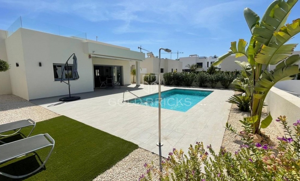 New Build · Villa · Rafal · polideportivo