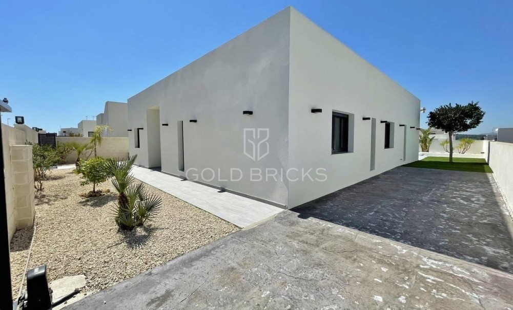 New Build · Villa · Rafal · polideportivo