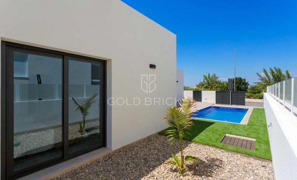 New Build · Quad House · Daya Nueva · CENTRO