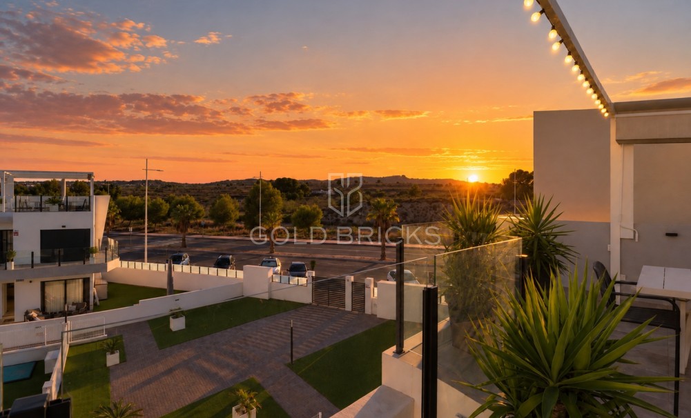 Sale · Top Floor Bungalow · San Miguel · San Miguel Salinas