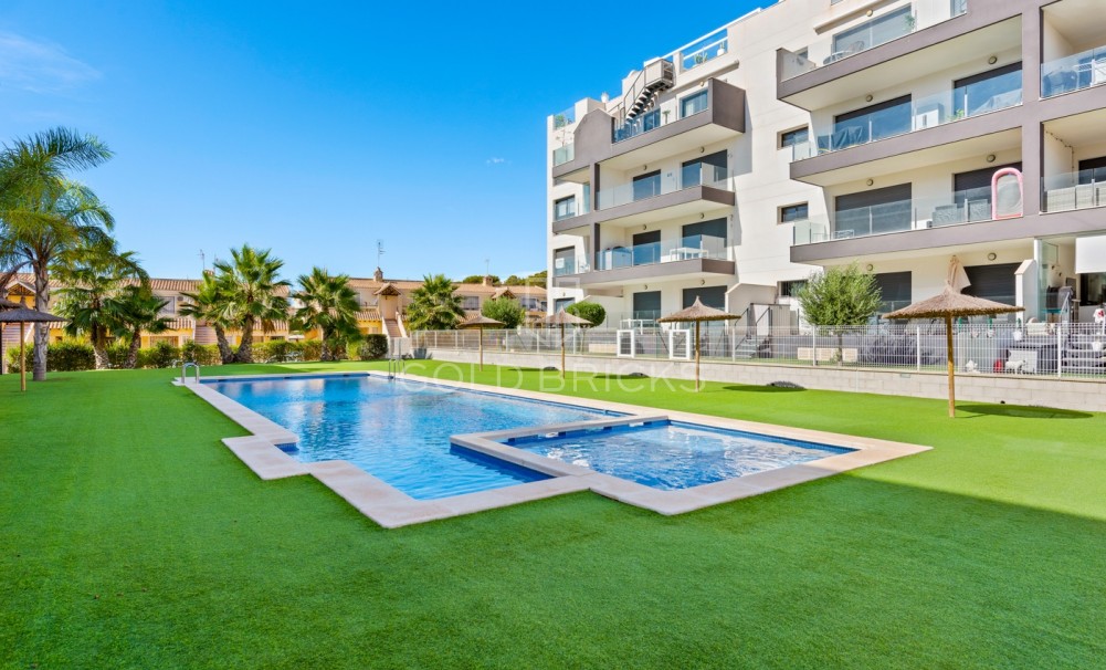 Revente · Apartment · Orihuela Costa · Villamartín