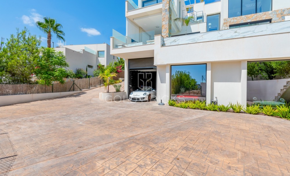 Resale · Villa · Orihuela · Las Colinas Golf