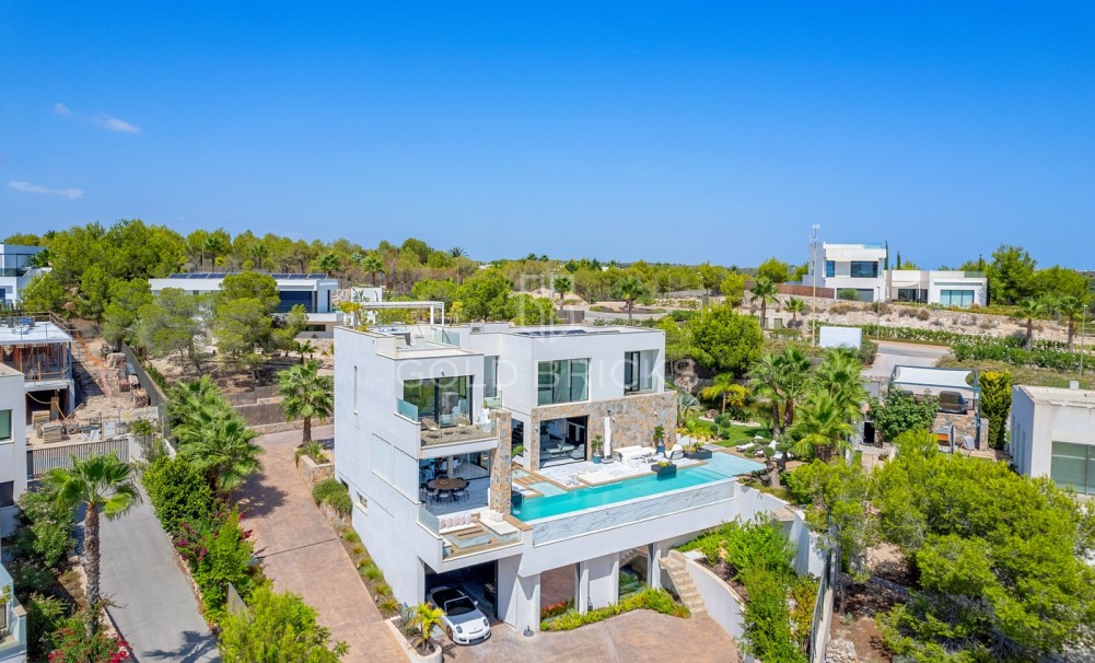 Resale · Villa · Orihuela · Las Colinas Golf