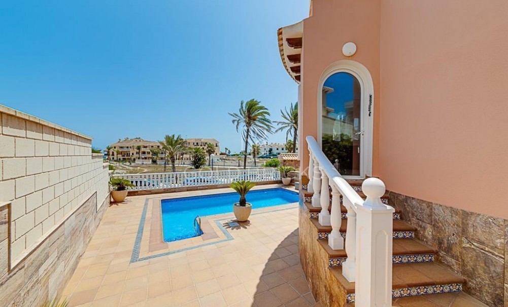 Sprzedaż · Villa · Orihuela Costa · La Zenia